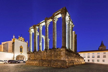 埃武拉罗马神庙（Templo romano de Evora），也被称为Templo de Diana，是葡萄牙城市埃武拉的一座古老寺庙。 