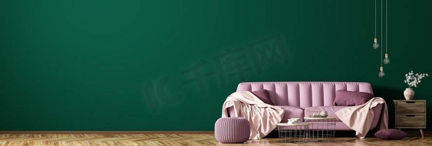 现代客厅内部，粉色沙发，咖啡桌和植物衬托着深绿色的墙壁，全景3D渲染