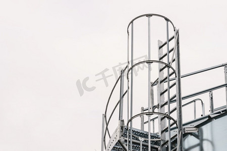 安全栏杆摄影照片_ 工业，楼梯，钢，安全