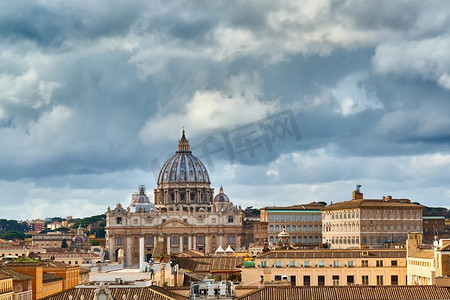 圣彼得大教堂在梵蒂冈的看法从圣天使城堡（圣天使城堡）在罗马，意大利’’