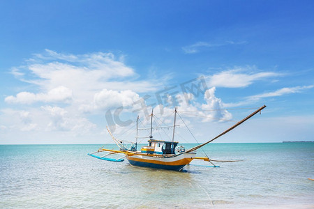 伟大的冒险摄影照片_传统的菲律宾船在海上，巴拉望岛，菲律宾
