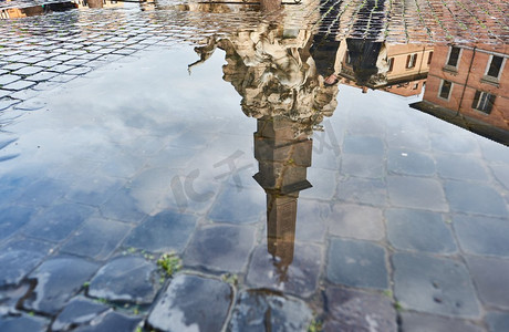 意大利罗马纳沃纳广场鹅卵石砖铺湿街道