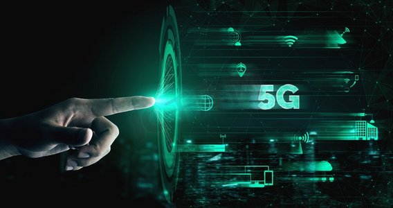 5G通信技术面向全球业务增长、社交媒体、数字电子商务和娱乐家庭使用的无线互联网。