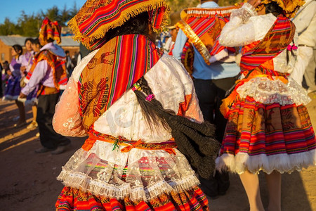 Titicaca地区地道的秘鲁舞蹈