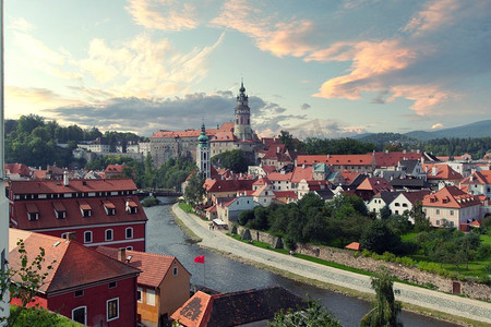 科技组织架构图摄影照片_捷克共和国南部波希米亚地区的城市。位于伏尔塔瓦河。被联合国教科文组织列为世界遗产。