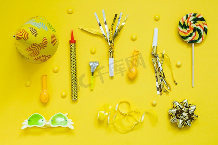 周年庆惊喜海报摄影照片_黄色派对装饰元素