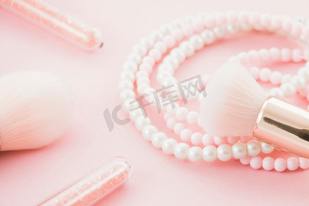 粉红色刷子珍珠项链