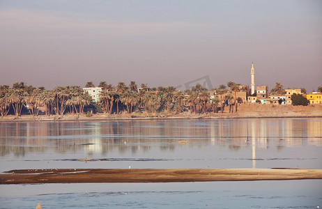 绿色文明摄影照片_尼罗河附近的卢克索，埃及，非洲