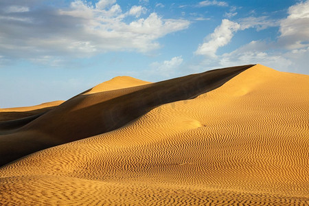 thar摄影照片_塔尔沙漠的沙丘印度拉贾斯坦邦山姆沙丘。印度拉贾斯坦邦塔尔沙漠沙丘