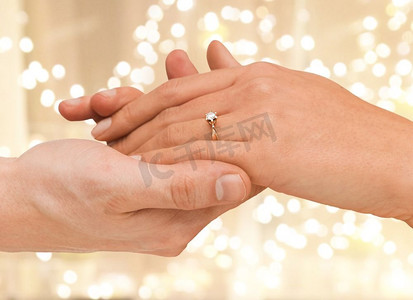求婚、珠宝、手部、情侣