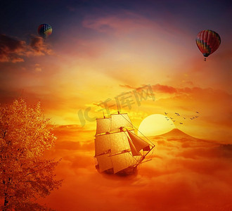 美丽神话摄影照片_老式的旧船航行在天空中迷失。冒险和旅行的概念。美丽的日落背景在云