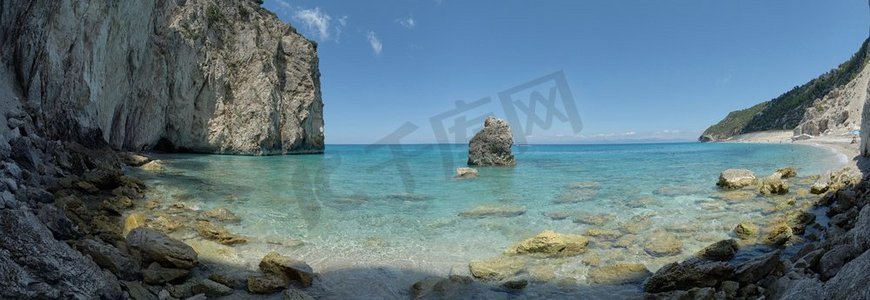 卡里姆摄影照片_希腊莱夫卡达美丽的埃格里姆尼海滩