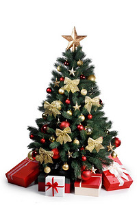 装饰的金圣诞树与礼物新年隔绝在白色背景。装饰圣诞树孤立在白色