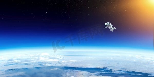 太空中的宇航员。这张照片由NASA提供。探索外太空。混合媒体