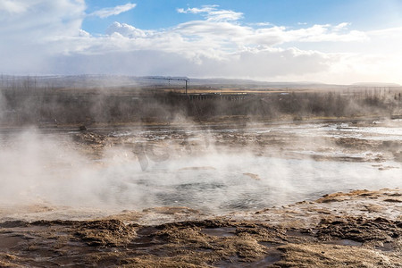 geysir摄影照片_strokkur geysir温泉喷发在黄金圈冰岛。