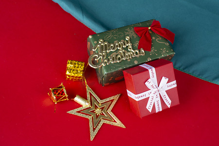 字母牌圣诞节平安夜红底图蝴蝶结金色纯色星星礼物送礼