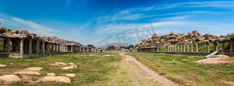 汉皮和苏勒巴扎的古代遗址，汉皮，卡纳塔克邦，印度。全景印度汉比遗址