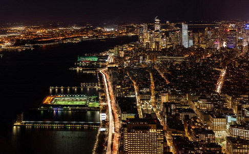 nyc摄影照片_纽约市中城地平线从曼哈顿的城市风景在黄昏。