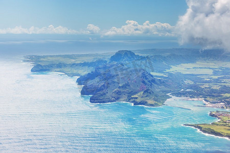 美国夏威夷瓦胡岛上钻石头陨石坑的美丽鸟瞰