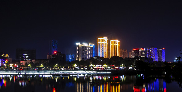 霓虹摄影照片_湖北荆州高楼夜景霓虹