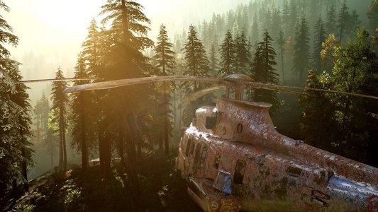 日出，一架生锈的旧军用直升机在山林中