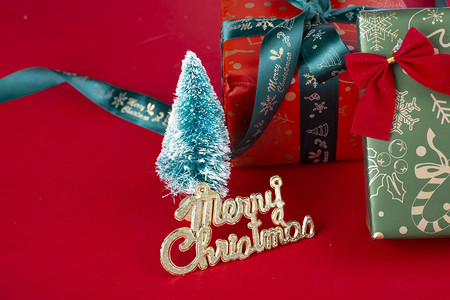 送礼圣诞节平安夜红底图纯色蝴蝶结金色礼物字母牌