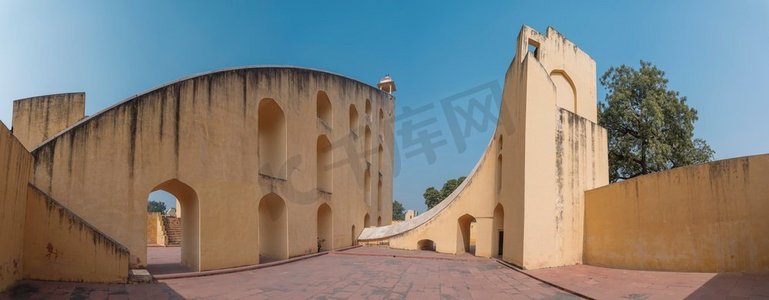Jantar Mantar—天文台，建于1727—1734 gg。Rajput由Maharaja Sawai Jai Singh创建，在斋浦尔市之前不久。