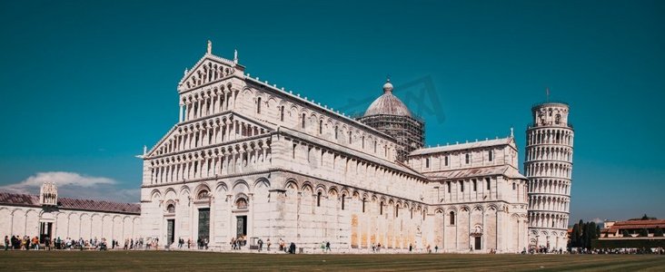 Piazza dei miracoli，with the Basilica and the斜塔，比萨，意大利