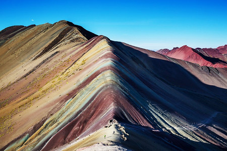 秘鲁库斯科地区的维尼昆卡徒步旅行场景。蒙塔纳·德·锡特·彩色，彩虹山。