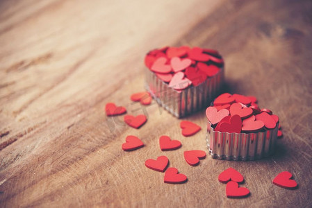 在抽象背景的红心形状在情人节的爱概念与甜蜜和浪漫时刻
