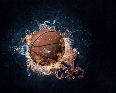 黑暗背景下的火球火焰。混合媒体。篮球比赛概念