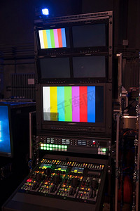 电视背景摄影照片_拍摄节目和新闻的电视演播室