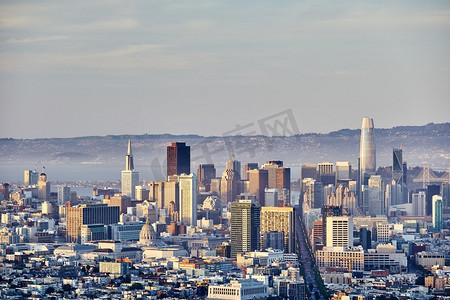 旧金山天际线视图从双峰，加利福尼亚州，美国