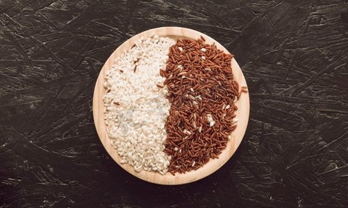 木碗，粗红长粒茉莉白米粗底