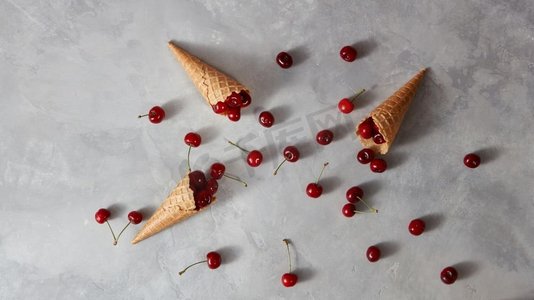 樱桃冰淇淋图案摄影照片_ 樱桃，头部，自制，模式