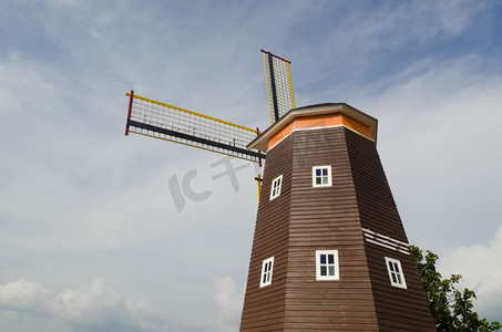 农业风车摄影照片_传统荷兰风车与蓝天