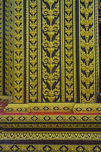 寺庙门装饰金叶设计泰国