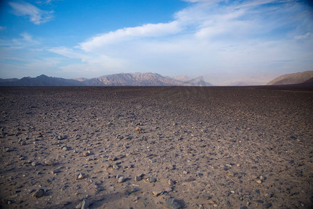 纳斯卡沙漠中的安第斯山脉。秘鲁。地球上最热的地方之一。