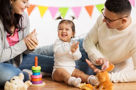 父亲、女儿、生日、玩具