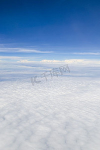 蓝色的天空抽象背景