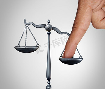 将正义概念的天平作为非法影响法律制度的人的手指,以获得不公平的