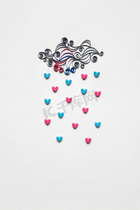 创意情人节概念照，白底白云，心如雨点。