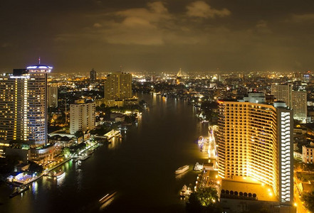 曼谷河畔城市夜景，泰国