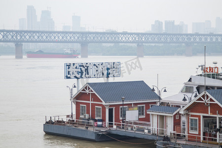 南京常泰长江大桥摄影照片_船舶船只风景景色江面