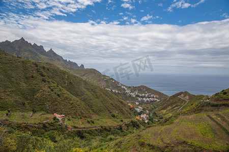 在热带岛屿特内里费岛，加那利岛的山风景在西班牙。 