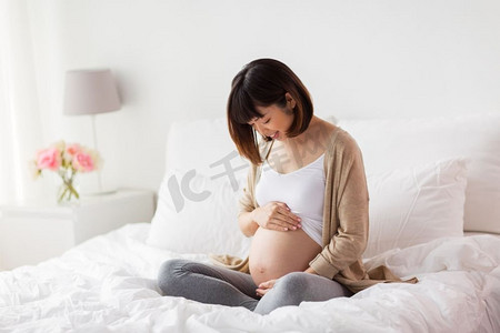分娩摄影照片_怀孕、分娩、肚子、床