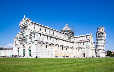 Piazza dei miracoli，with the Basilica and the斜塔，比萨，意大利