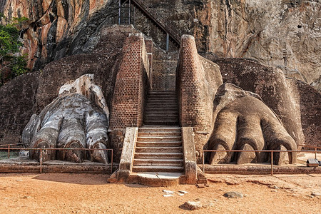 著名的斯里兰卡旅游地标—狮子的爪子路径锡吉鲁岩，斯里兰卡。’狮爪路径上锡吉鲁岩，斯里兰卡