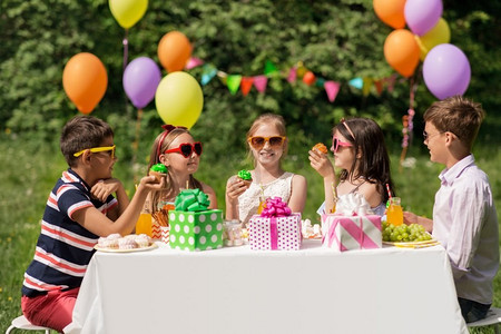  聚会，朋友，纸杯蛋糕，野餐