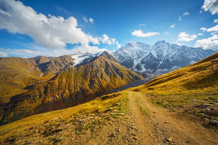 高加索山脉的主要山脉。俄罗斯北高加索地区